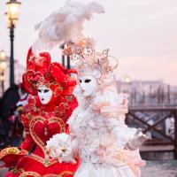 Итальянские каникулы в масках